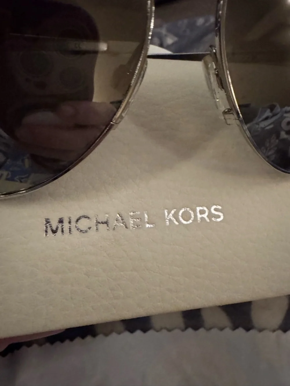 EUC Michael Kors Women's Chelsea aviator sunglasses (model MK5004)